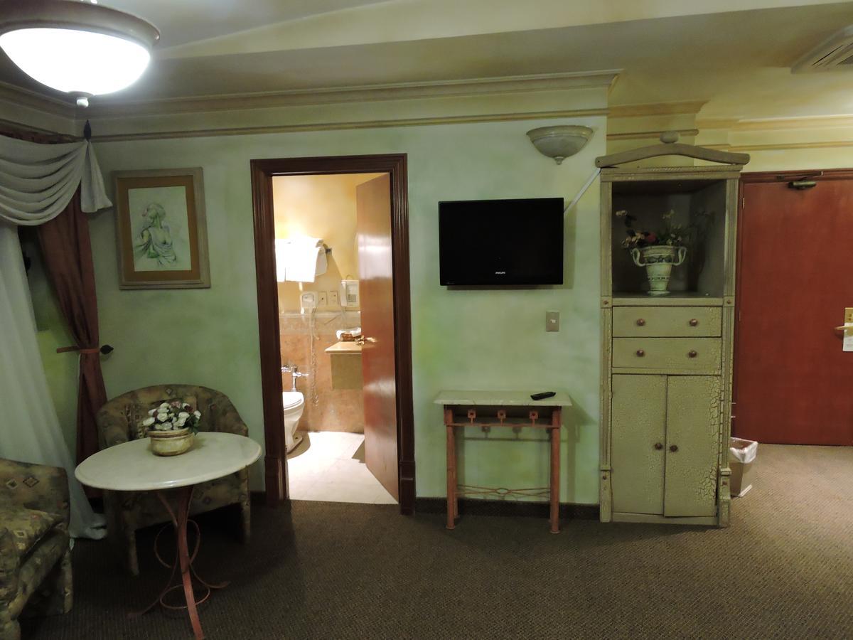 Hotel Quinta Cesar Сан Хуан де лос Лагос Екстериор снимка