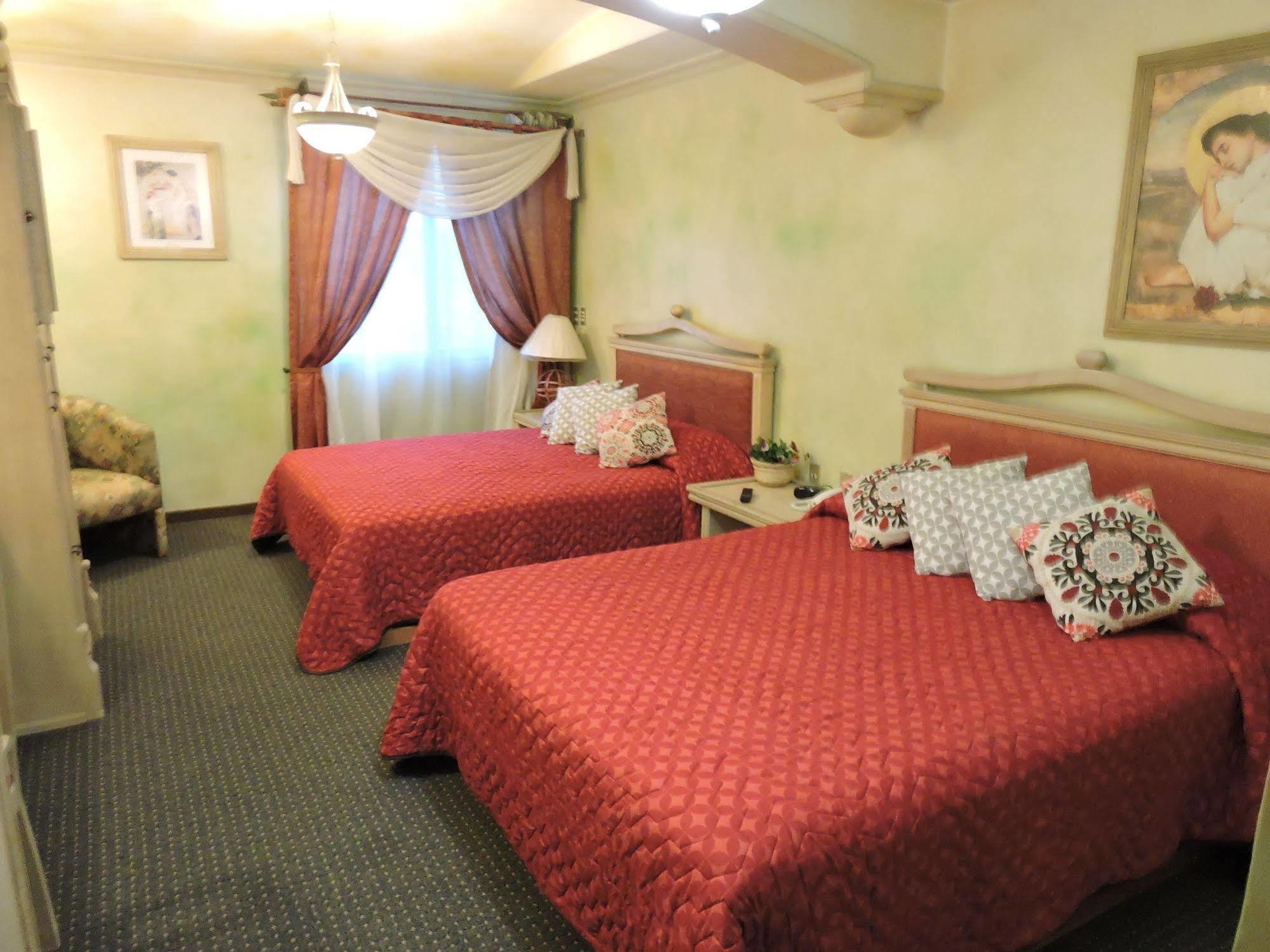 Hotel Quinta Cesar Сан Хуан де лос Лагос Екстериор снимка